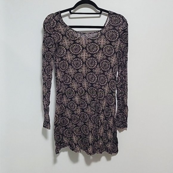 Forever 21 Medallion Print Trapeze Dress - Picture 5 of 11